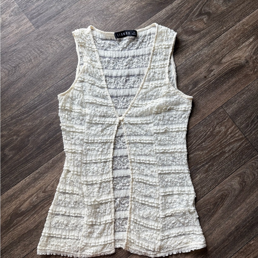 Lioness lace top